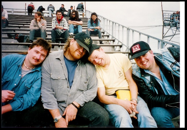 640x440 pixels (148K)